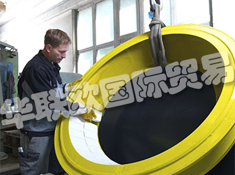 KALENBORN,工業(yè)磨損保護(hù)專(zhuān)家。 1921年:公司成立 第一本手冊(cè)Schmelzbasalt9月7日,Schmelzbasalt AG在Linz am Rhein成立,這是由CompagnieGénéraleduBasalte和Basalt AG組建的合資企業(yè)。