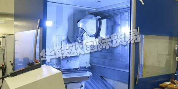 KEMMERICH現位于萊茵河畔的萊茵河畔蒙海姆，緊鄰科隆和杜塞爾多夫的交易會城市及其機場。在那里，大量的傳統以及CNC / PLC控制的金屬加工和加工機床總是可以在2200平方米的加熱展覽區觀看和演示。