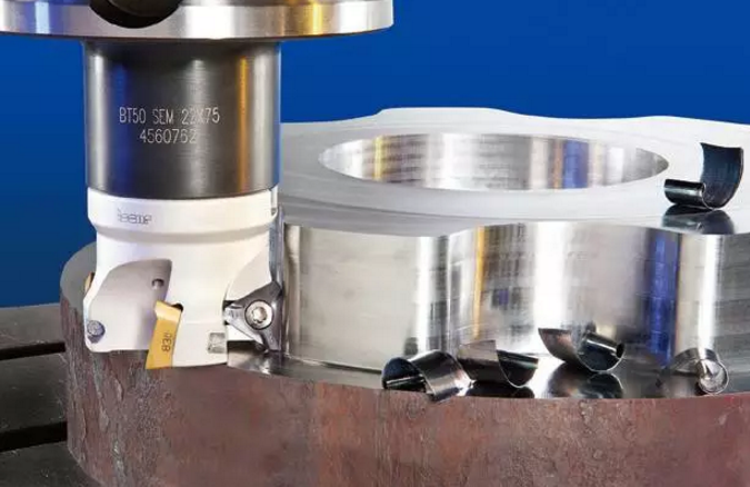 OTT-JAKAB近年來由于刀具材料、刀柄結(jié)構(gòu)以及涂層技術(shù)等領(lǐng)域的長足進步。數(shù)控刀具獲得了交飛猛進的發(fā)展。高速切削、干式切削等一些高效環(huán)保的數(shù)控切削技術(shù)被越來越廣泛地應用在機械制造領(lǐng)域。