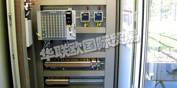 印度AMLOK主要產(chǎn)品：AMLOK水力調(diào)速器、閥門、傳感器、過濾器等。AMLOK代表兩位年輕董事總經(jīng)理Amit Lamba先生和Lokender Singh先生的名字，他們的愿景是為水電行業(yè)提供最優(yōu)質(zhì)的服務(wù)，并幫助新開發(fā)商提高他們在可再生能源領(lǐng)域的地位。