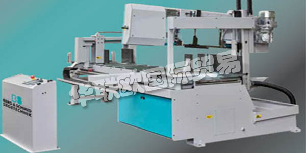 BERG&SCHMID的名字背后是一家由業主管理的公司,總部位于巴登 - 符騰堡州的雷塞克。Berg&Schmid成立于Wirtschaftswunder的早期,由Schmid家族經營了幾代人。