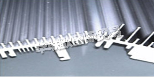 BENZ ALUSYSTEME在開發市場驅動和個性化解決方案方面，數十年的鋁加工經驗，技術訣竅和創新思維使得Swabian Pleidelsheim的Benz AluSysteme成為鋁制零件的領先系統制造商。無論您是委托他們為您的項目開發鋁制拉伸型材，還是正在尋找鋁型材的合作伙伴，他們都將竭誠為您提供鋁加工的各個方面的幫助和建議。在他們的產品線輪廓線 他們為系統開發鋁。對于他們稱職的團隊客戶滿意度，產品質量，工藝流程和經濟思想處于最前沿。他們對您的建議，解決方案建議，個人發展以及您的結果感到滿意。